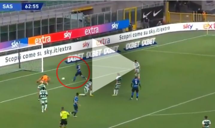 Piłkarz Interu ma przed sobą pustą bramkę i... [VIDEO]